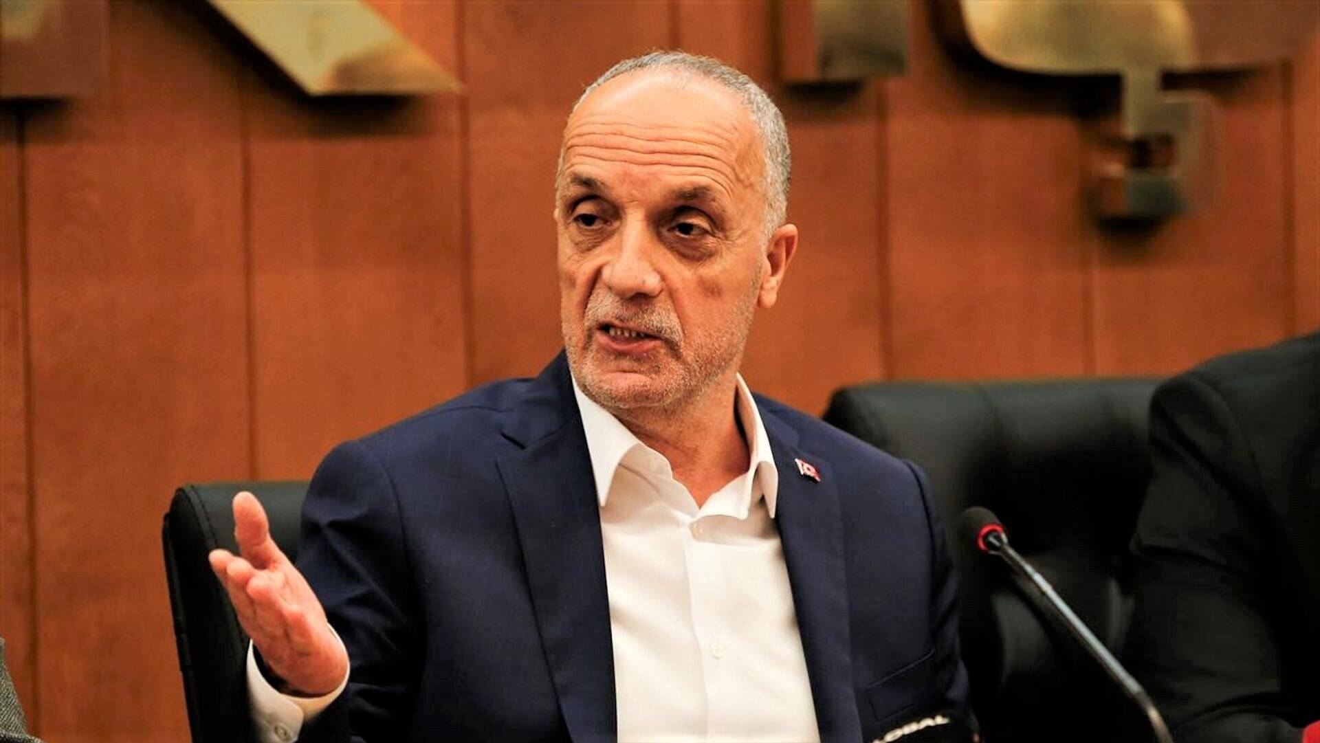 Türk İş Genel Başkanı Atalay: İşçilerin servisleri kaldırılamaz.