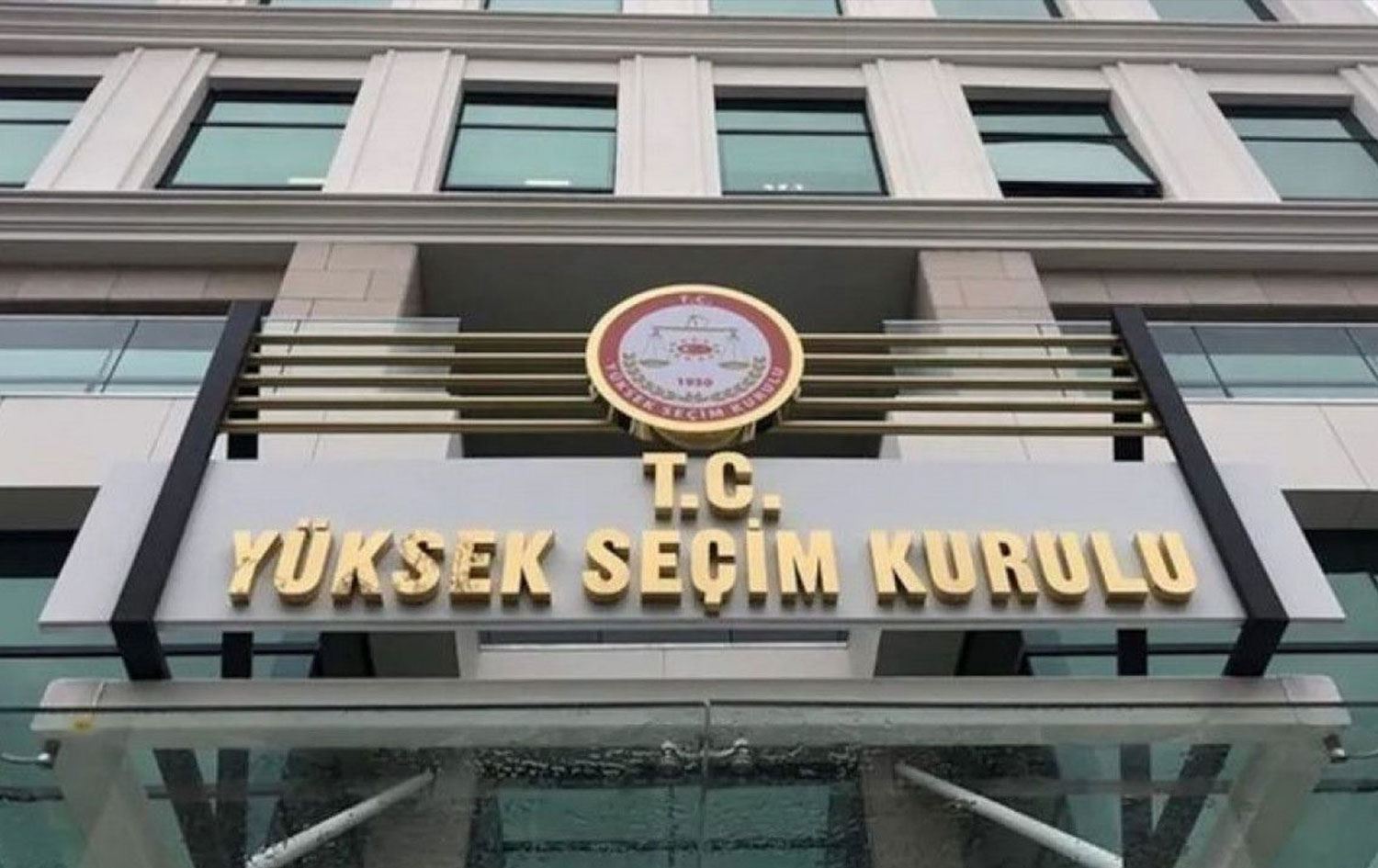 16 Marttan sonra emekli olan kamu görevlileri aday olabilir mi?