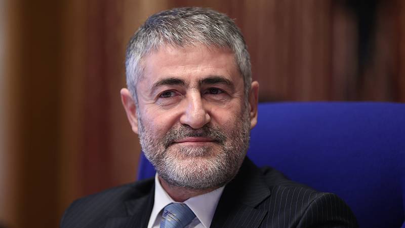 Eski Bakan Nebati'yi kiriz vurdu: 11 mağaza kapattı