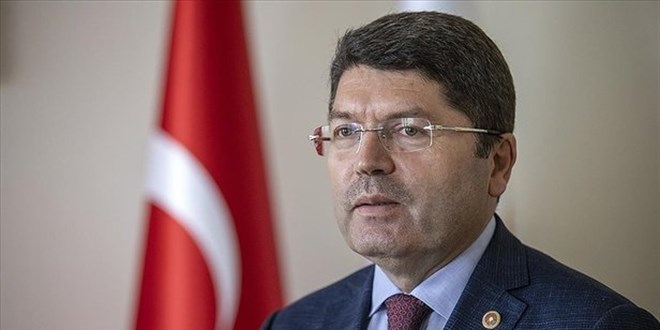 Adalet Bakanı: Boşanma davasıyla tazminat, nafaka konularını ayırabiliriz.