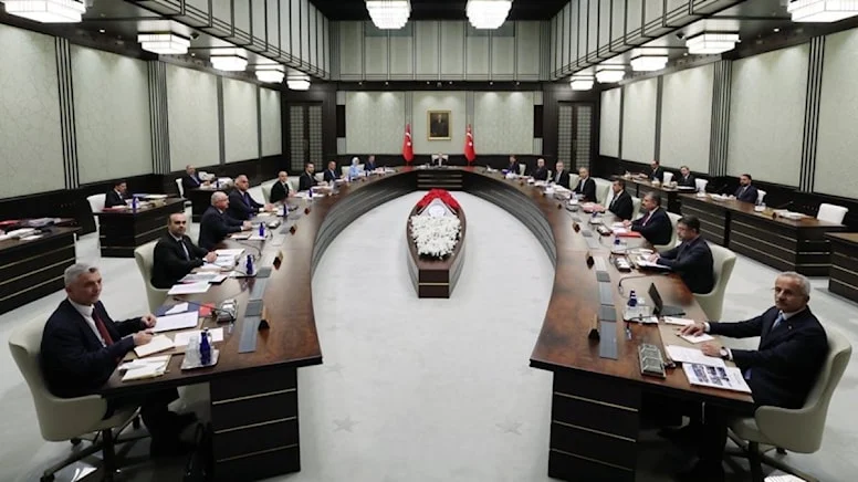 Hazine ve Maliye'de bakan yardımcıların tamamı değişti