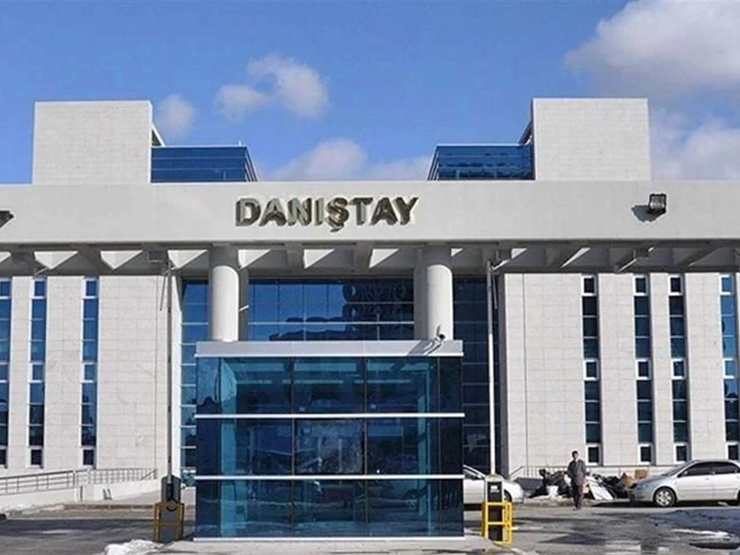 Memurun özel hayatındaki uygunsuz davranışı disiplin cezası gerektirir mi?