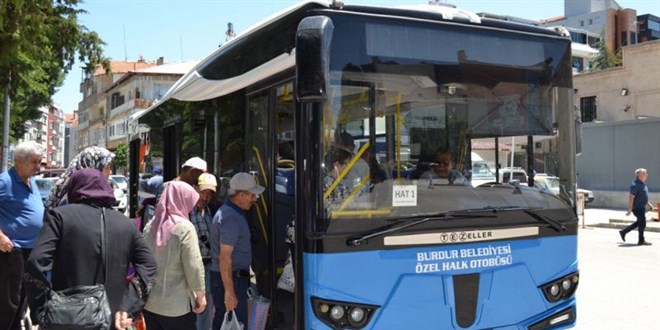 Emeklilerden 65 yaş üstü kişileri ücretsiz taşımayanlara tepki.