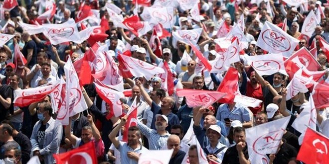 EYT'liler İstanbul'da basın açıklaması yaptı