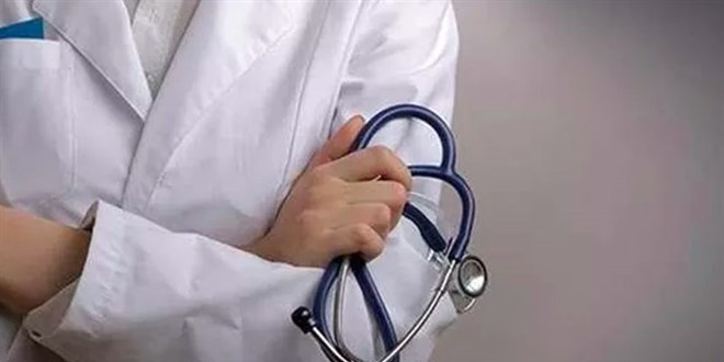 Hakimi azarlayan doktora 2 yıl hapis talebi.