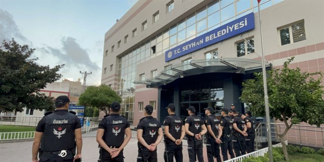 İki belediyeye yapılan rüşvet operasyonunda 13 tutuklama.