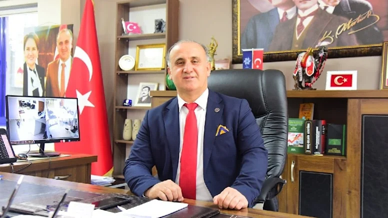 İstifa eden İYİ Partili belediye başkanı Ak Partiye geçti