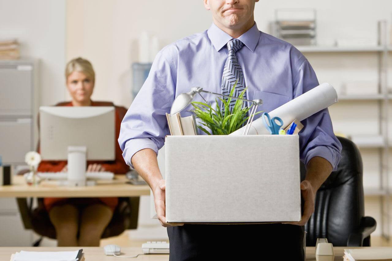 Üç gün kafa izni yaptı işten atıldı...