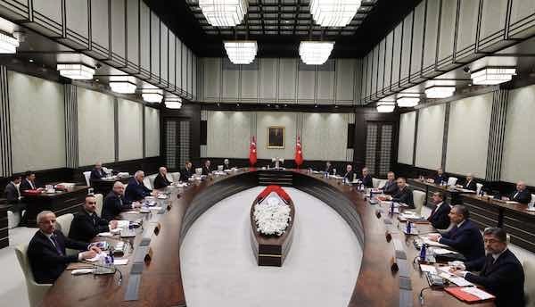 En düşük emekli maaşının arttırılması 13 milyon emekliyi üzer