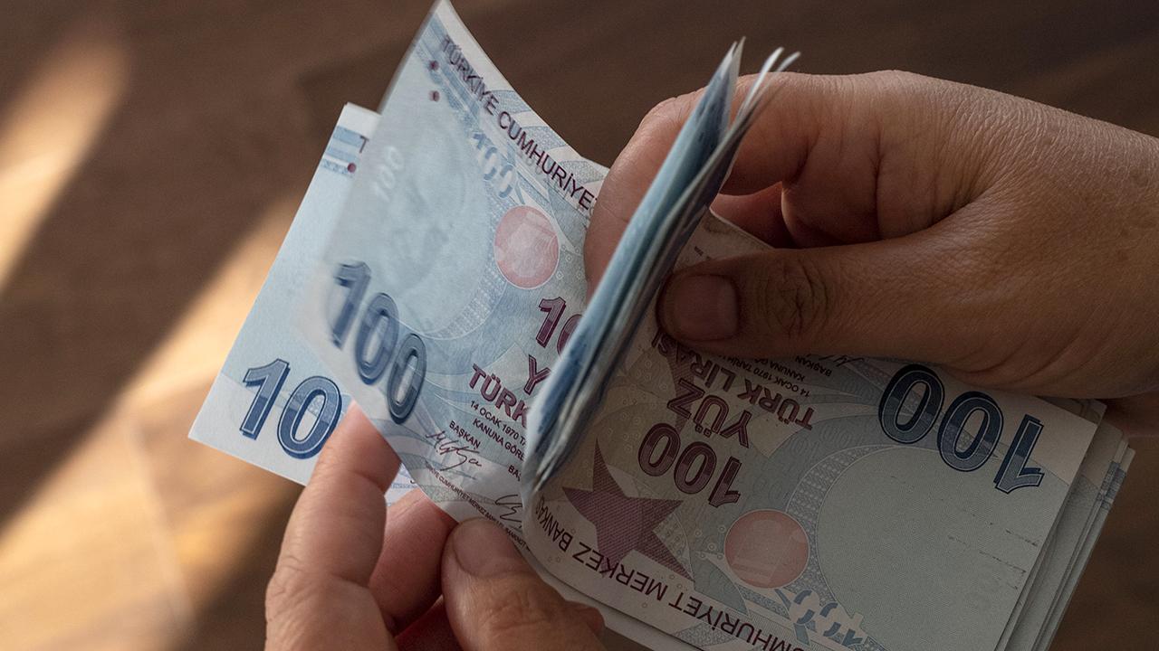 Emeklilerin bayram ikramiyesini 3 bin TL'ye çıkaran kanun yayımlandı
