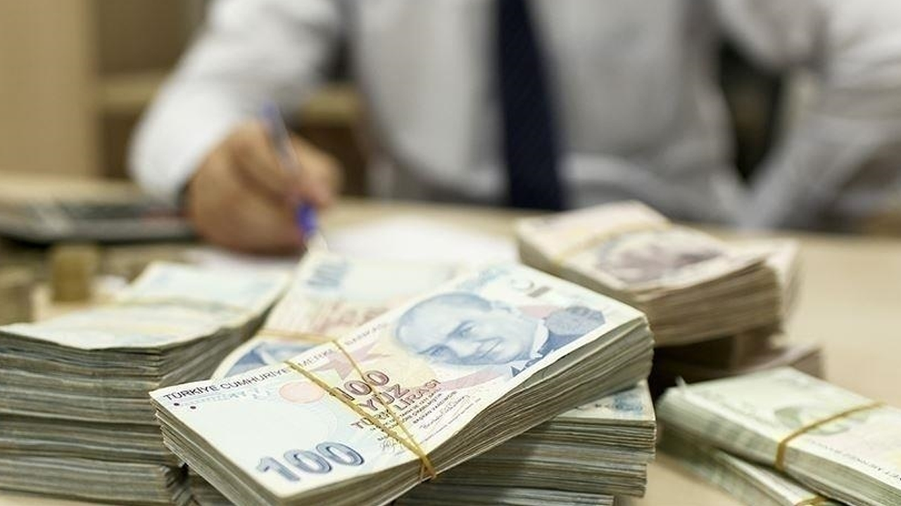 Bankalar Türk Lirası mevduat faizlerini düşürmeye başladı