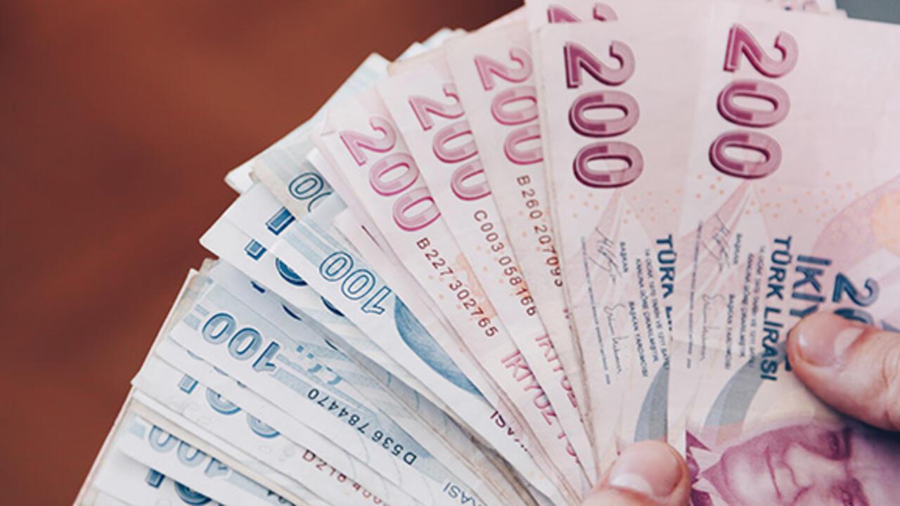 Emekli ikramiye farkları bugün ödenmeye başlandı.