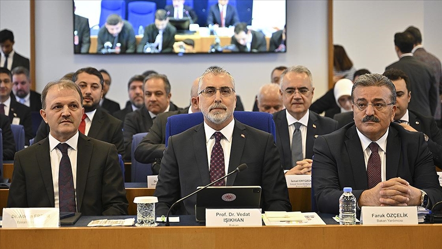 Bakan Işıkhan'dan 1. dereceli memurlara 3600 ek gösterge açıklaması